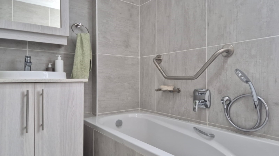 2 Bedroom Property for Sale in Stilbaai Wes Western Cape